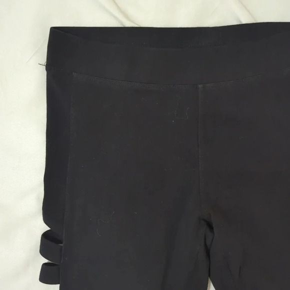 Express Peek-A-Boo Cutout Leggings, Color Black Size S - Picture 4 of 15